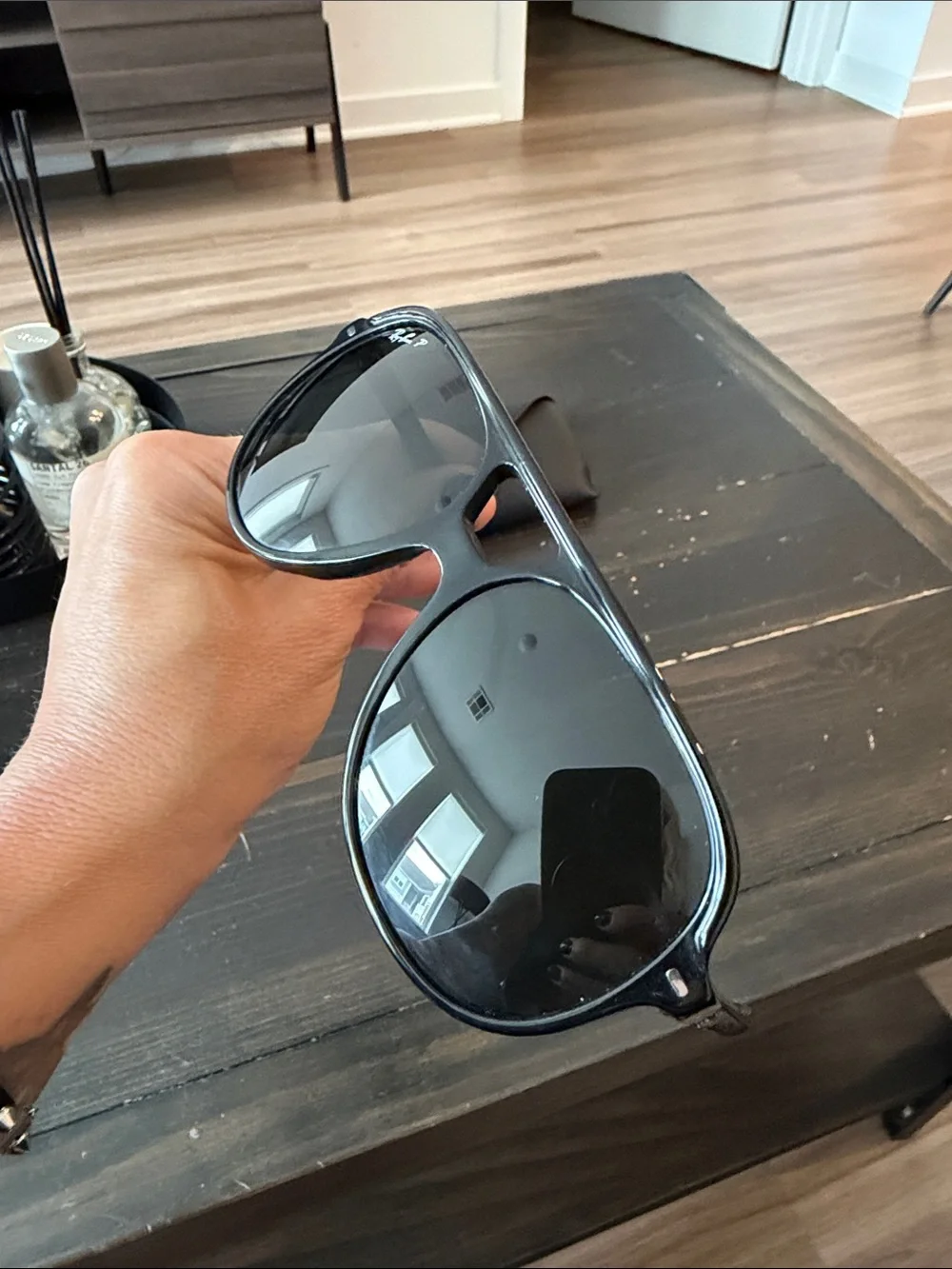 Ray-Ban black ban